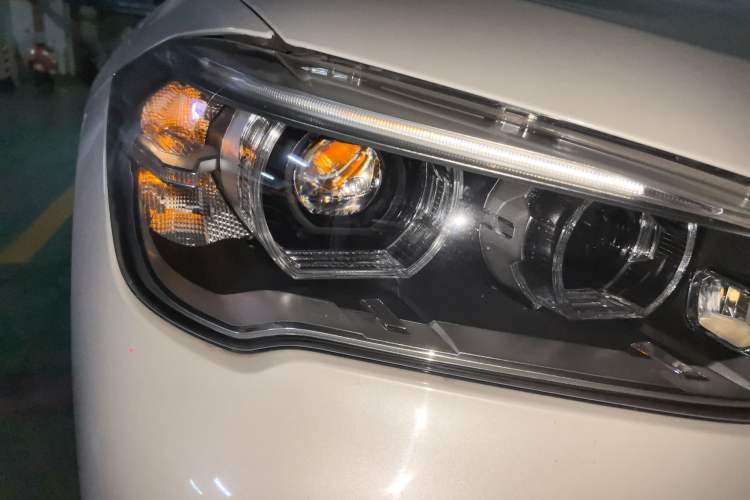 Used BMW X1 2018 xDrive20Li Luxury Model Right Front Headlight