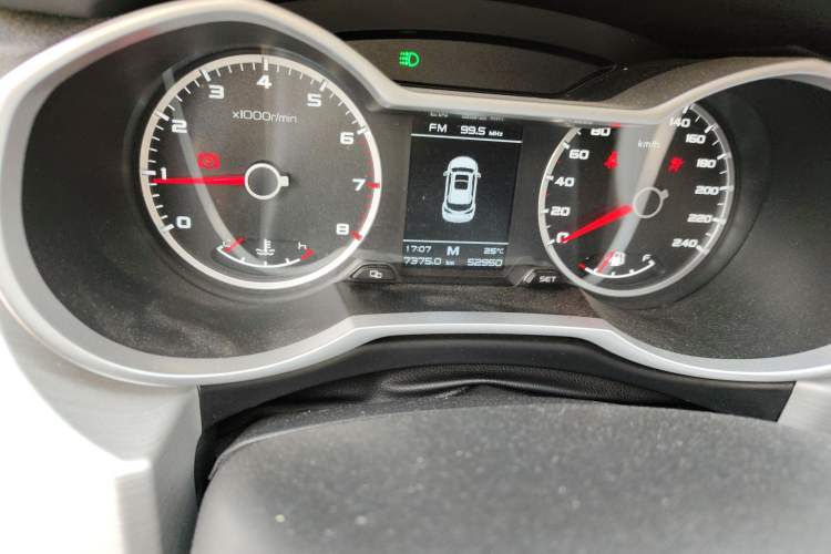 Used Geely Auto Emgrand X7 Sport 2016 2.0L Manual ZhiShang Version Odometer Close Up