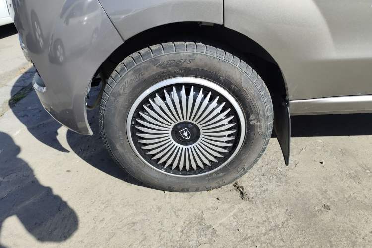 Used Jinbei Hiace X30 2021 1.5L Wealthy Single-Steaming Air-Conditioned Van China VI Standard SWC15M