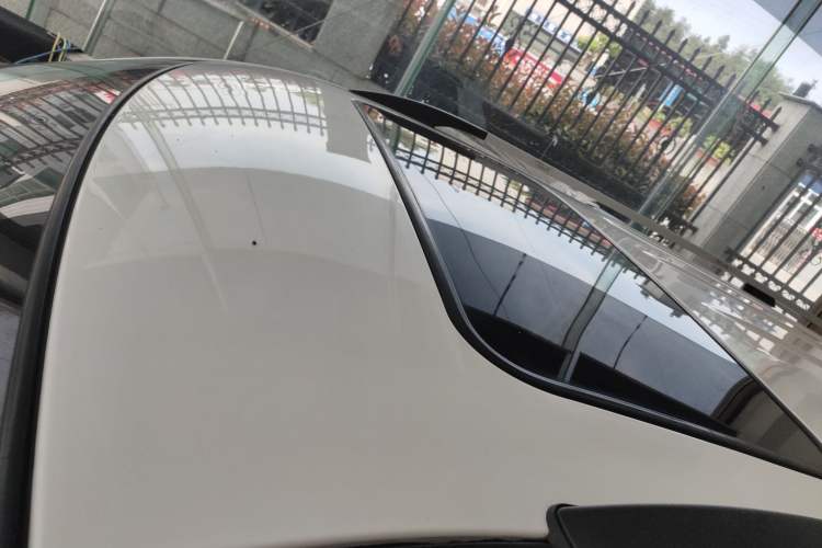 Used CHANGAN OSHAN CX70 2016 1.6L Manual Luxury Model Roof