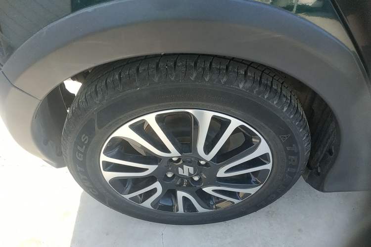 Used Suzuki Swift 2016 1.5L Automatic Fashionable Coolplay Edition Right Rear Wheel Hub