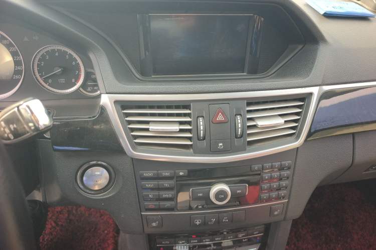 Used Mercedes-Benz E-Class 2009 E 300 Elegant Model
