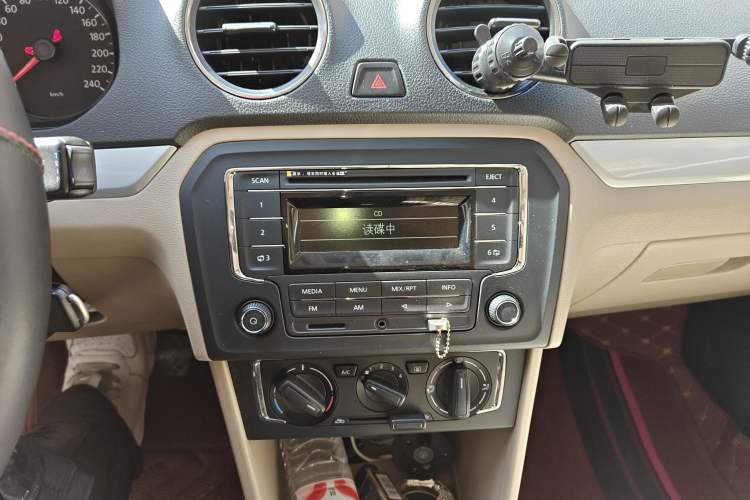 Used Volkswagen Jetta 2013 1.6L Manual Comfort Model Audio And AC Panel