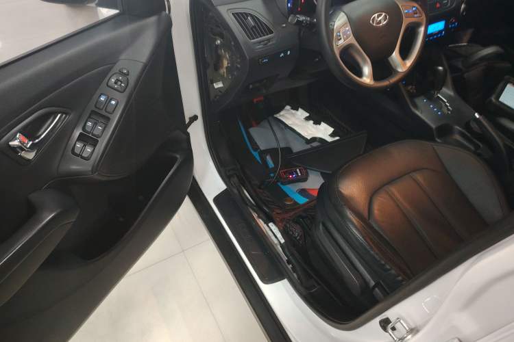 Used Hyundai ix35 2013 2.0L Automatic Two-Wheel Drive Smart GLS China IV Standard
