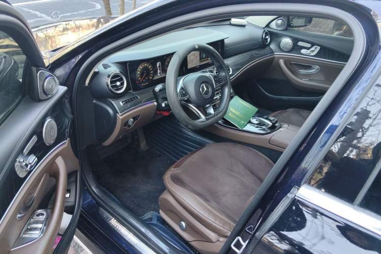 Used Mercedes-Benz E-Class 2016 E 300 L Sporty and Stylish Model