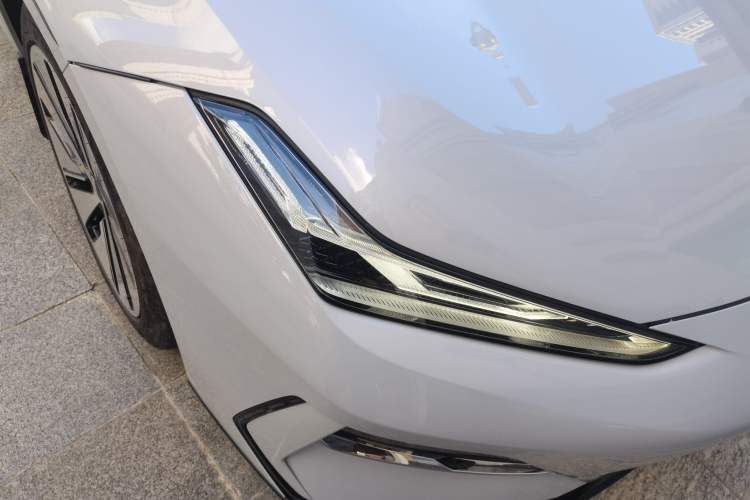 Used Geely Galaxy E8 2024 665 km Range Rear-Drive Starship Long-Range Version
