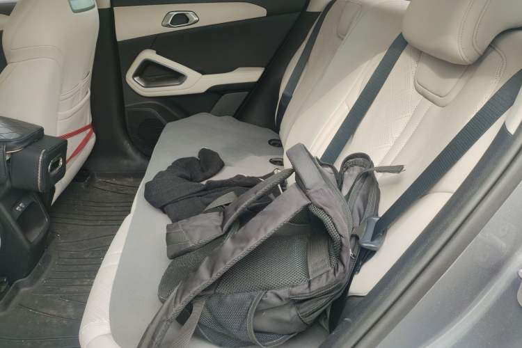 Used BYD Yuan UP 2024 401KM Leading Edition
