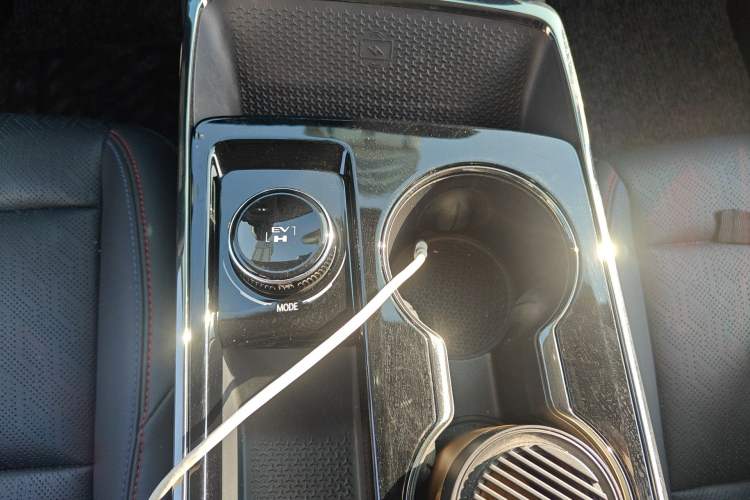 Used Chevrolet Equinox Plus 2024 102km RS Ultimate Edition Gear Lever