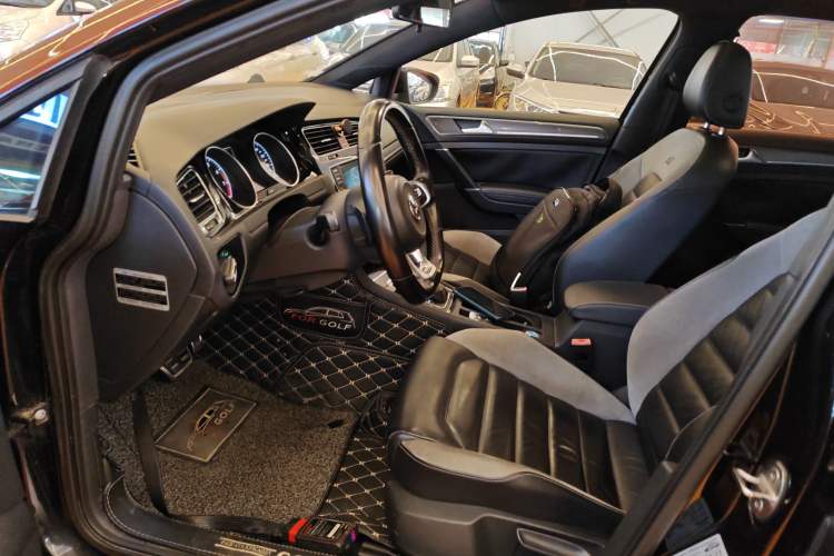 Used Volkswagen Golf 2017 280TSI Automatic R-Line Million-Vehicle Commemorative Edition