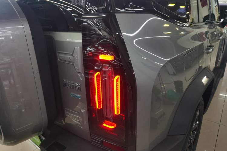 Used JETOUR Shanhai Traveler C-DM 2026 Model 212km Crossroad Exterior 3