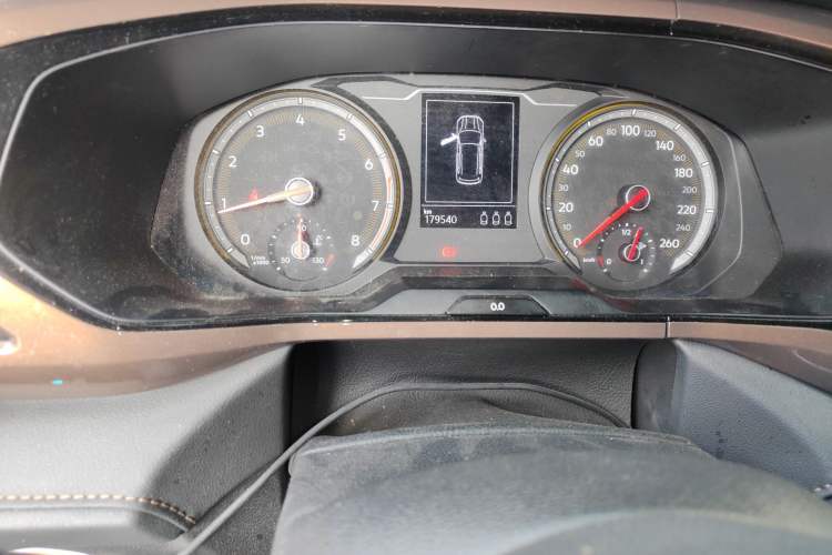 Used Volkswagen Tharu 2021 280TSI Two-Wheel-Drive Luxury Plus Edition Odometer Close Up