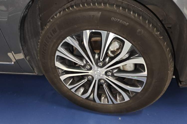 Used Buick GL8 2021 Land Cruiser Executive 652T Premium Model
