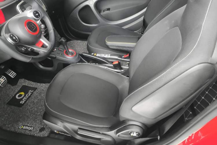 Used smart fortwo 2018 1.0L 52kW Hardtop Passion Edition China V Standard

