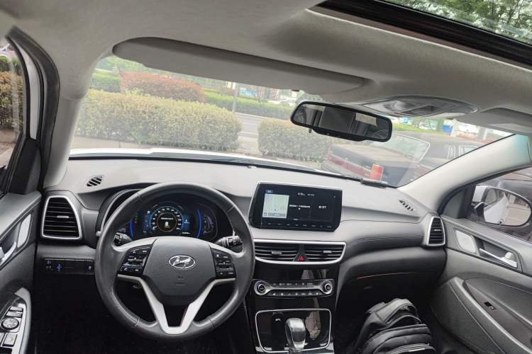 Used Hyundai Tucson 2019 280TGDi Dual-Clutch Two-Wheel Drive Smart Connect Version China VI
