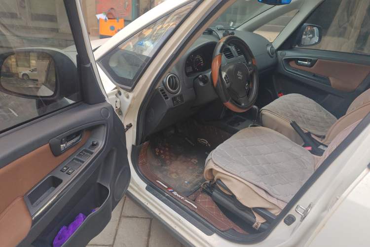 Used Suzuki SX4 2013 1.6L Automatic CoolRide Model Driver Seat