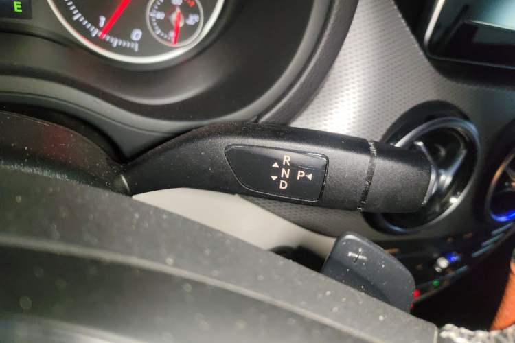 Used Mercedes-Benz B-Class 2015 B 200 Fashion Model Gear Lever