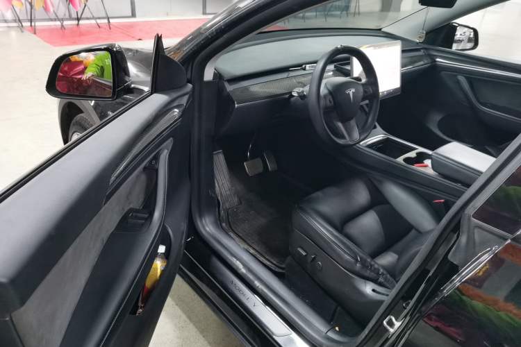 Used Tesla Model Y 2021 Standard Range Rear-Wheel Drive Version
