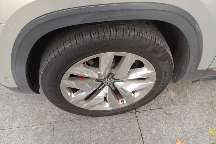 Used Volkswagen Teramont 2017 530 V6 Four-Wheel Drive Flagship Edition Left Front Wheel Hub