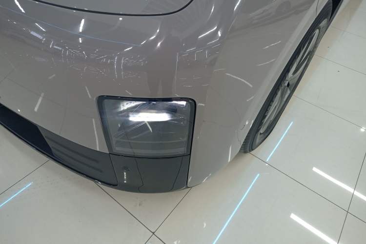 Used Li Auto MEGA 2025 Home Family Special Edition
