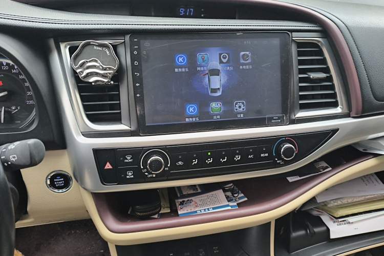 Used Toyota Highlander 2017 2.0T Four-Wheel Drive Elite Edition 7-Seater Audio And AC Panel