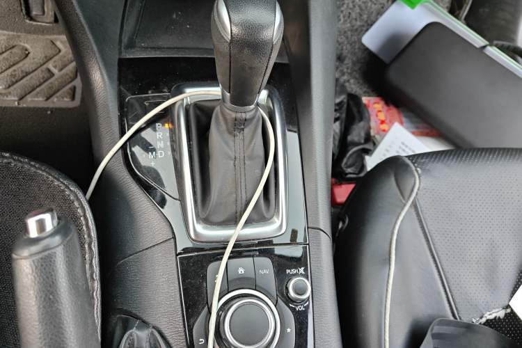 Used Mazda 3 Axela 2016 Sedan 1.5L Automatic Luxury Model
