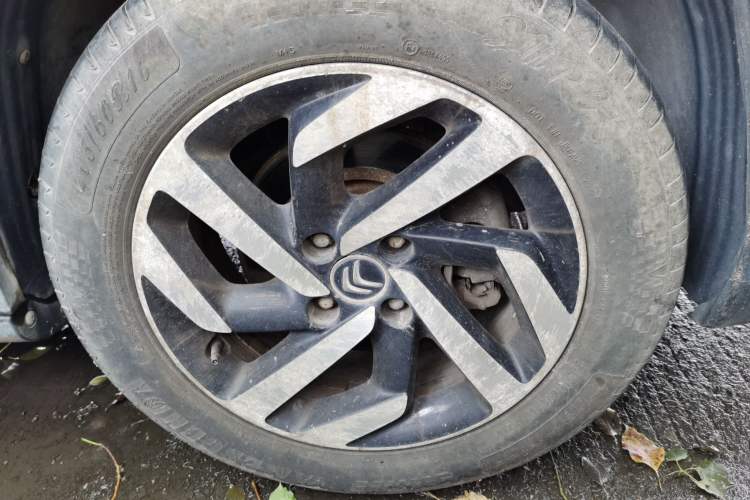 Used Citroen C3-XR 2015 1.6THP Automatic Smart Model Right Front Wheel Hub