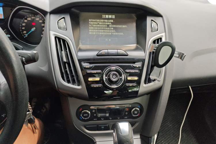 Used Ford Focus 2012 Sedan 1.6L Automatic Fashion Edition