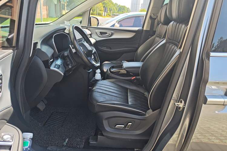 Used Roewe iMAX8 2022 400TGI Flagship Edition
