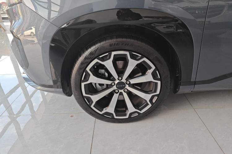 Used AION V 2024 Aion Tyrannosaurus 650 LiDAR Edition Exterior 7