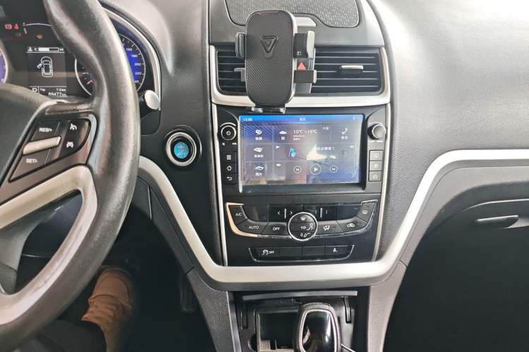 Used Geely Auto Emgrand 2016 Sedan 1.5L CVT Upward Version Audio And AC Panel