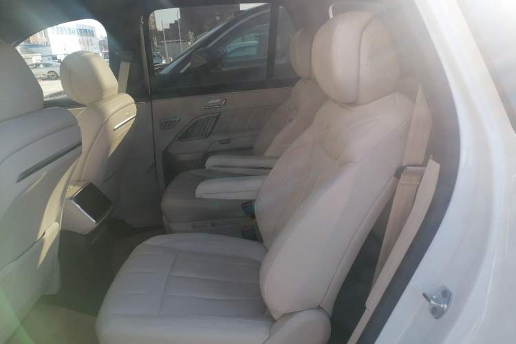 Used ONVO Luxeed L90 2025 Model—Ultra Six-Seater Version