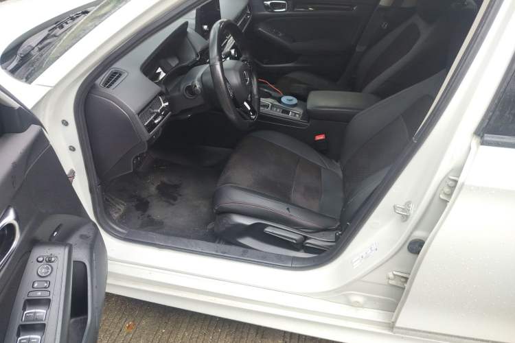 Used Honda Civic 2022 240TURBO CVT Dynamic Edition Left Front Seat