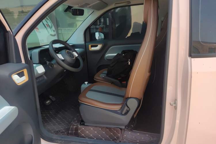 Used Wuling Hongguang MINIEV 2022 GAMEBOY 200km Gaming Edition with Lithium Iron Phosphate Left Front Seat