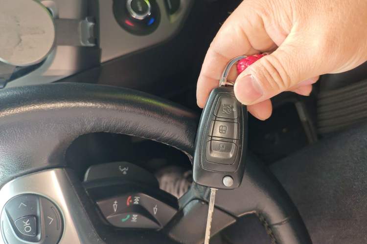 Used Ford Focus 2012 Sedan 1.6L Automatic Fashion Edition