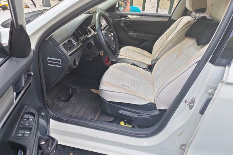 Used Volkswagen Bora 2016 1.6L Automatic Comfort Model
