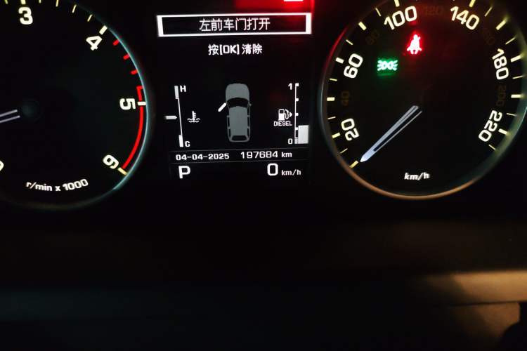 Used Land Rover Range Sport 2011 3.0 TDV6 Diesel Version Odometer Close Up