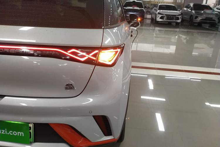 Used BYD Dolphin 2021 405 km Fashion Edition
