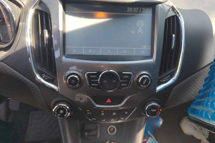 Used Chevrolet Cruze 2015 1.5L Manual Elite Edition Audio And AC Panel