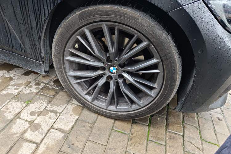 Used BMW 3 Series 2020 325i M Sport Night Edition package Right Front Wheel Hub