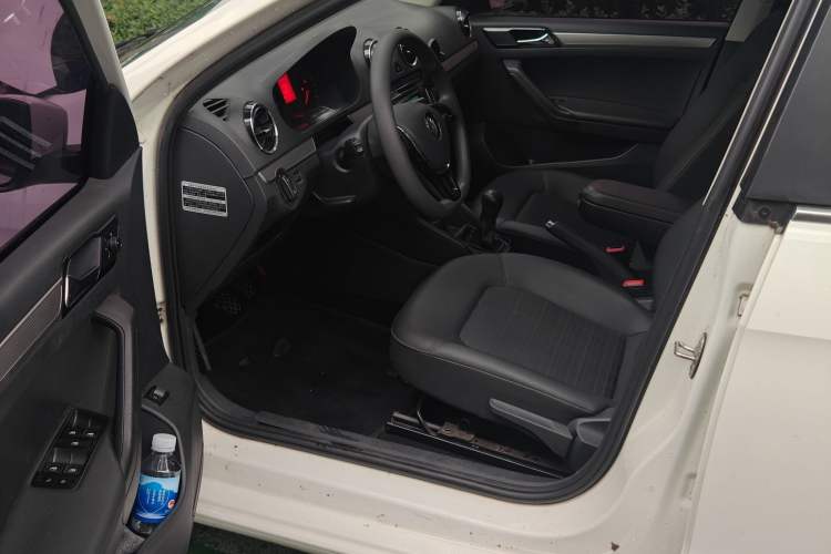 Used Volkswagen Jetta 2017 1.5L Manual Comfort Model
