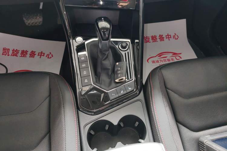 Used Volkswagen Tayron 2022 280TSI Two-Wheel Drive Luxury Smart Connectivity Version Gear Lever