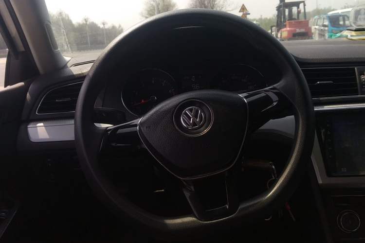 Used Volkswagen Lamando 2018 230TSI DSG Fashion Edition Steering Wheel