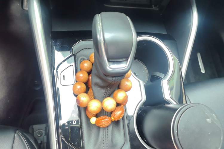 Used Toyota Highlander 2022 Dual-Engine 2.5L Four-Wheel Drive Prestige Version 7 Seats Gear Lever