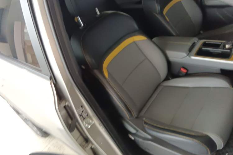 Used AION Y 2022 70 Intelligent Edition Lithium Iron Phosphate Right Front Seat