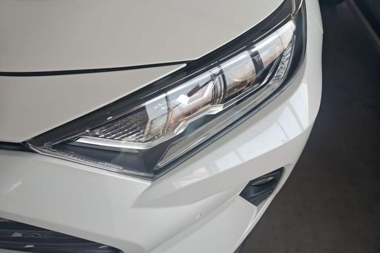 Used Toyota RAV4 2020 2.0L CVT Four-Wheel Drive Prestige Edition
