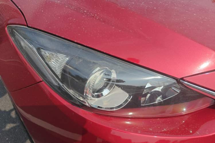 Used Mazda Mazda 3 Axela 2014 Sedan 1.5L Automatic Comfort Model