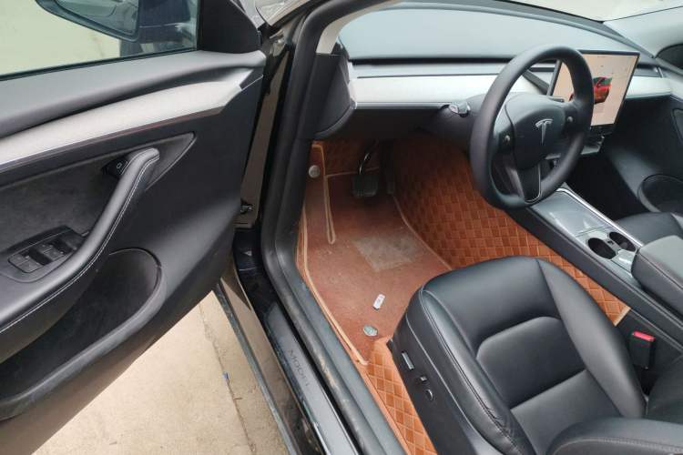 Used Tesla Model Y 2023 Rear-Wheel-Drive Version