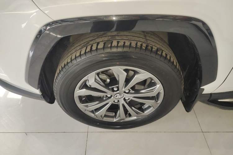 Used Toyota RAV4 2024 2.0L CVT Two-Wheel Drive Fashion Plus Edition
