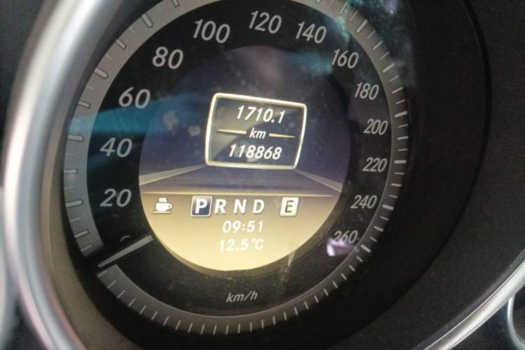 Used Mercedes-Benz C-Class 2010 C 180K Classic model