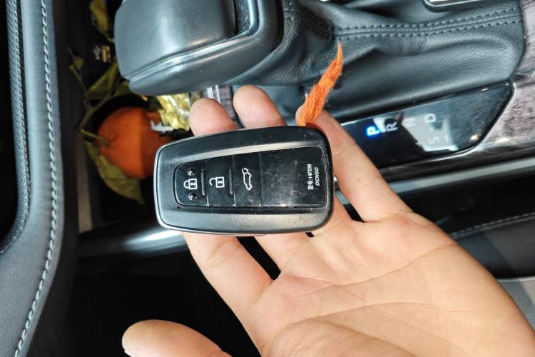 Used Toyota Highlander 2022 Dual-Engine 2.5L Four-Wheel Drive Prestige Version 7 Seats
